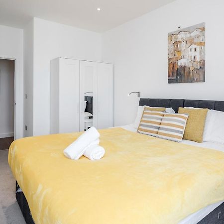 Top Floor Luxury 2 Bedroom St Albans Apartment - Free Wifi 외부 사진