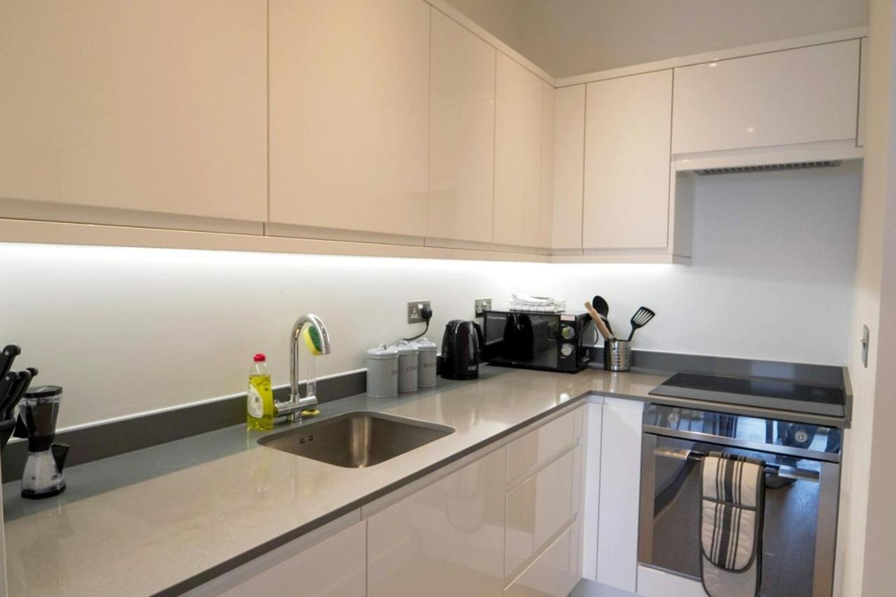 Top Floor Luxury 2 Bedroom St Albans Apartment - Free Wifi 외부 사진